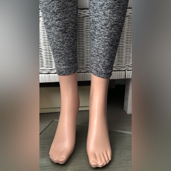 Beyond Yoga 7/8 Length space dye leggings high rise in grey color Size S  NWT - Picture 6 of 10